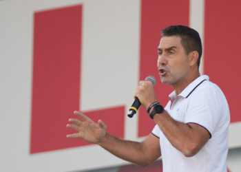 Vannacci, alla Camera è morta la democrazia, Mattarella intervenga