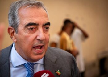 Mediaset-Corona, Forza Italia si schiera con la famiglia Berlusconi: “Solidarietà, libertà di espressione non è diffamare”