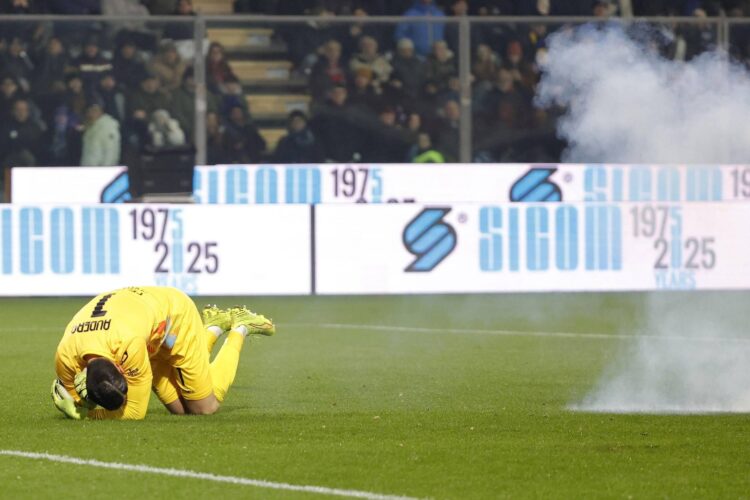 Petardo contro Audero, arrestato 19enne: è un ultras dell’Inter
