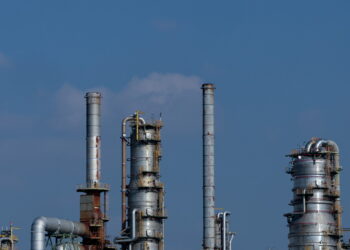 Il petrolio risale, Brent di nuovo sopra i 100 dollari al barile