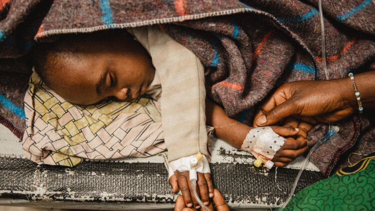 Nel 2024 sono morti 4,9 milioni di bambini sotto i 5 anni