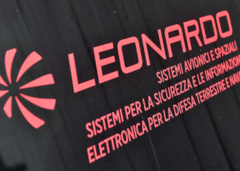 Leonardo presenta il piano industriale 2030, ricavi a 30 miliardi e strategia su AI e dati