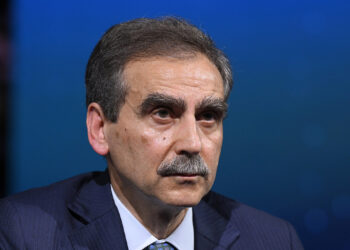 MPS, Lovaglio fuori da lista nuovo CdA. Titolo a picco in Borsa