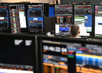 Borsa: Milano chiude in netto calo con l’Europa, brilla Amplifon