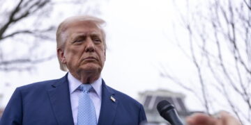 Trump, Iran apra Hormuz entro 48 ore o colpiremo centrali elettriche