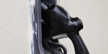 Prezzo della benzina oggi sotto la media degli ultimi quattro anni