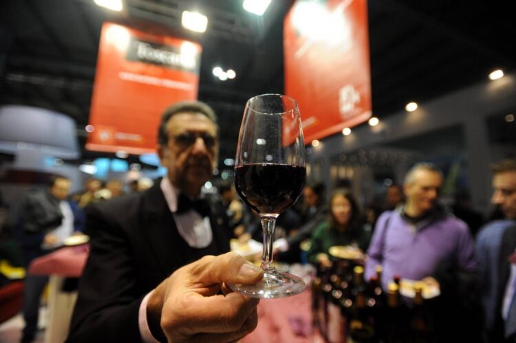 Borsa, guerra in Iran affossa Europa: in 2 giorni bruciati oltre 870 mld