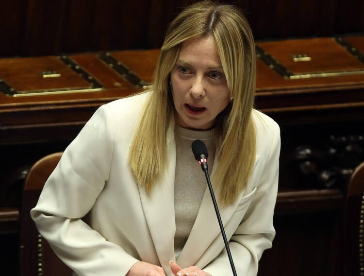 Iran, Meloni: “Governo non è complice”. E fa appello a opposizioni: “Compattiamoci, se non volete ditelo”